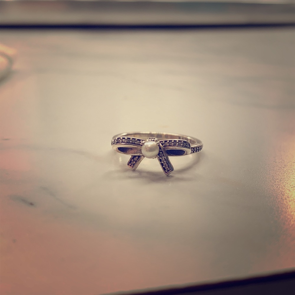 Retiring Pandora Delicate Sentiments Pearl Ring